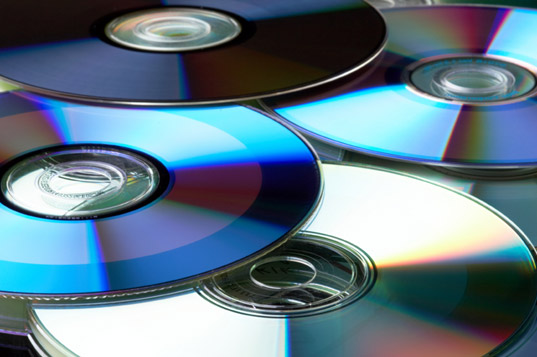 Tiết kiệm tài nguyên than nhờ tái chế đĩa CD, DVD