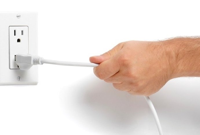 Luôn ngắt điện, nước trước khi vệ sinh